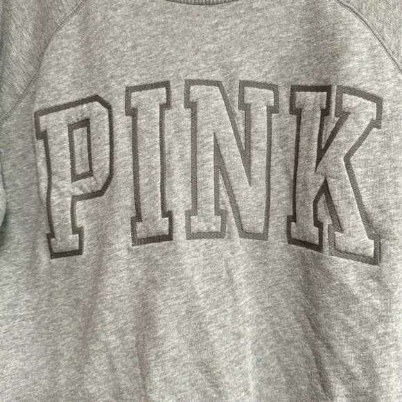 PINK BY VICTORIA’S SECRET Gray Heather Sweatshirt Embroidered Logo Size Medium - Picture 3 of 5